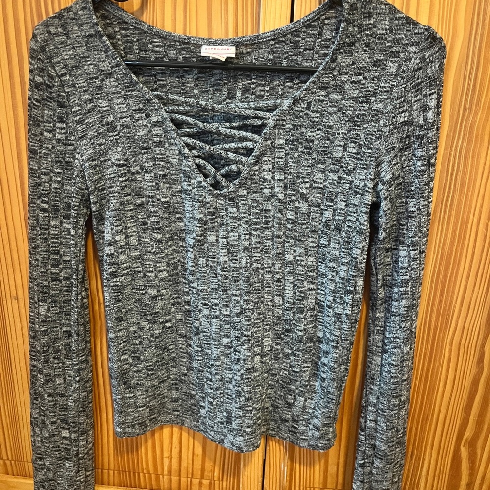 Cape Juby Gray Long Sleeve Cut Out Blouse
